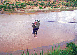 Cơ cực "làng đu dây"