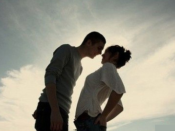 Làm gì khi chàng quá đào hoa?