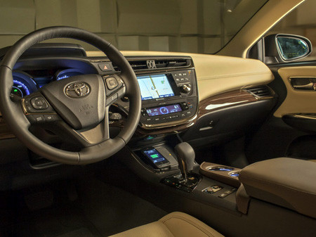 Toyota giới thiệu hệ thống sạc điện thoại không dây đầu tiên