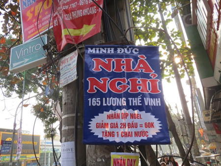 Đêm Noel, giá nhà nghỉ tăng chóng mặt