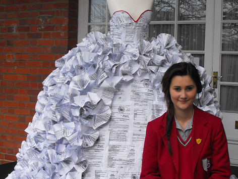 Váy cưới bằng… đơn ly hôn