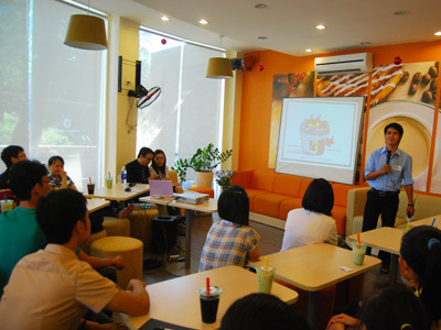 Một cuộc hội thảo tại TPHCM sáng 8-9 Ảnh: Q.M