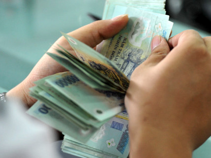 Bắt quả tang 'nhà báo' tống tiền chủ vũ trường