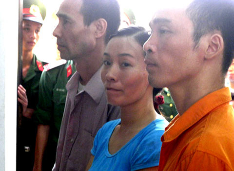 'Trò quậy' của sát thủ trước vành móng ngựa