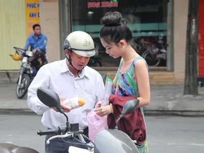 Thí sinh diện đồ sành điệu đi thi Sân khấu điện ảnh