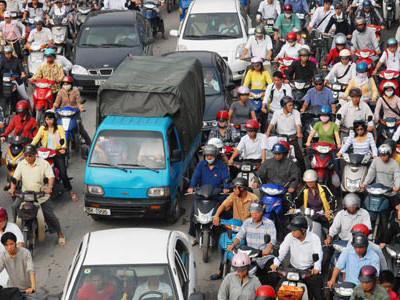 'Tăng phí trước bạ ôtô không thể giảm ùn tắc'