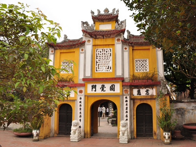 Nghĩ dưới bóng 'Diên Hựu - Một Cột'