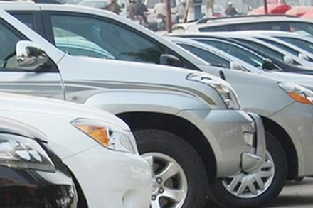 Thị trường ôtô kéo dài chuỗi ngày buồn