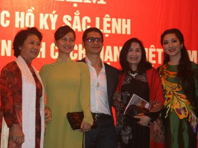 Qua rồi thời tự hào phim nhà nước