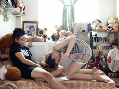 Chuyện chưa kể về bộ ảnh đồng tính của Maika Elan