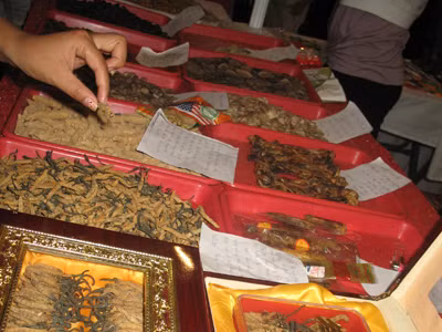 Siết thực phẩm chức năng