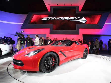 Chevrolet Corvette 2014 đầu tiên giá 23 tỷ đồng