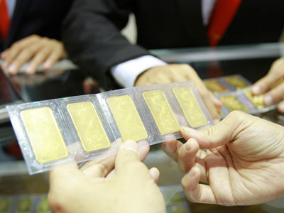 Méo mặt với vàng gửi ngân hàng