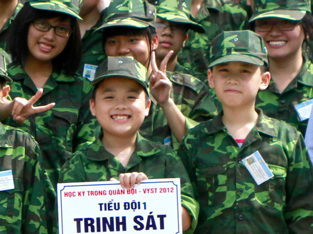 Chiến sĩ pháo binh tuổi nhí