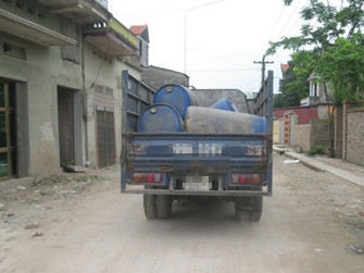 Rượu pha bằng... thuốc sâu và phân lân bán khắp Hà Nội