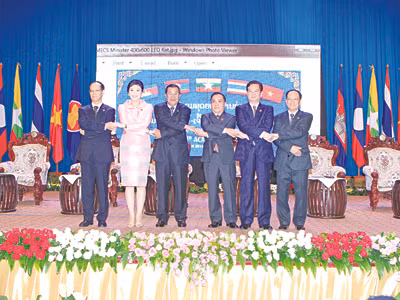 Việt Nam coi trọng tăng cường hợp tác với Myanmar