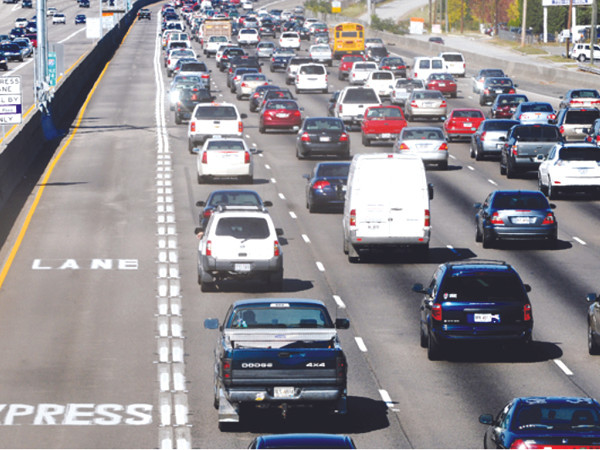 Tại Atlanta, thành phố đông dân nhất của tiểu bang Georgia và là vùng đô thị lớn thứ chin Hoa Kỳ, làn HOV đầu tiên dài 18 dặm khánh thành năm 1994