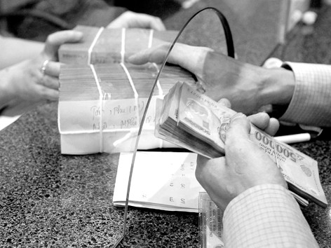 Tiền vẫn… chết?