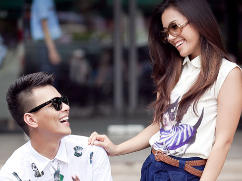 Phương Vy hớn hở bên 'trai lạ'