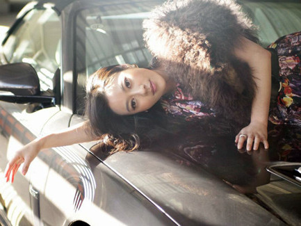 Mùa đông ấm áp cùng người đẹp và xe