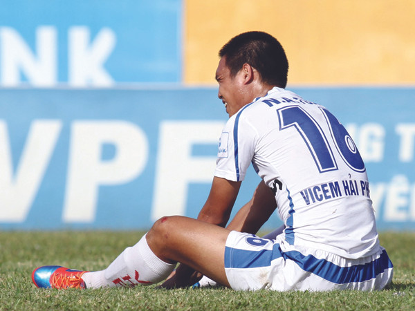 Các đội cuối bảng cùng chìm sâu