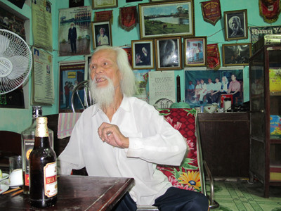 Nghĩ đủ cách để thu tiền khách thơ