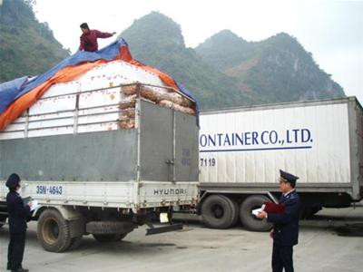 Buôn lậu và gian lận thương mại diễn biến phức tạp