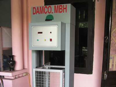 Thử nghiệm thành công máy kiểm định và hủy mũ bảo hiểm rởm