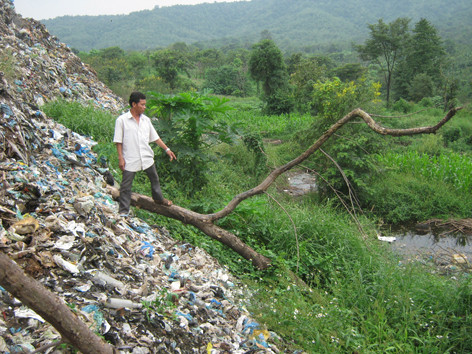 Rác 'tra tấn' dân