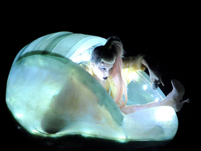 Thưởng thức 'Born This Way' của Lady Gaga