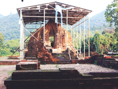 Viết lại chuyện ngàn năm