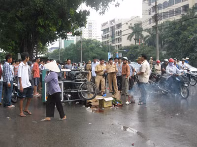 Đang ngủ trưa, lái xe ba bánh bị ô tô đâm chết