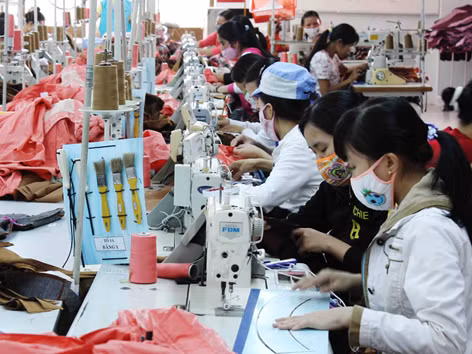 Sa thải công nhân cuối năm để né thưởng Tết?