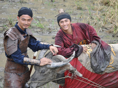 Quách Ngọc Ngoan và Vũ Đình Toàn quay cảnh lễ hội tịch điền, phim Khát vọng Thăng Long