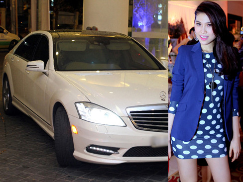 Thu Hằng khoe chân miên man, tự cầm lái siêu xe 3 tỷ