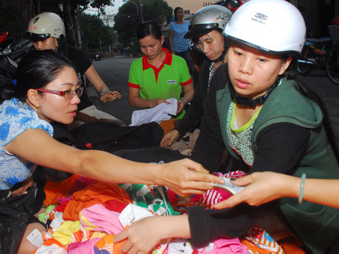 Thưởng tết... thụt lùi