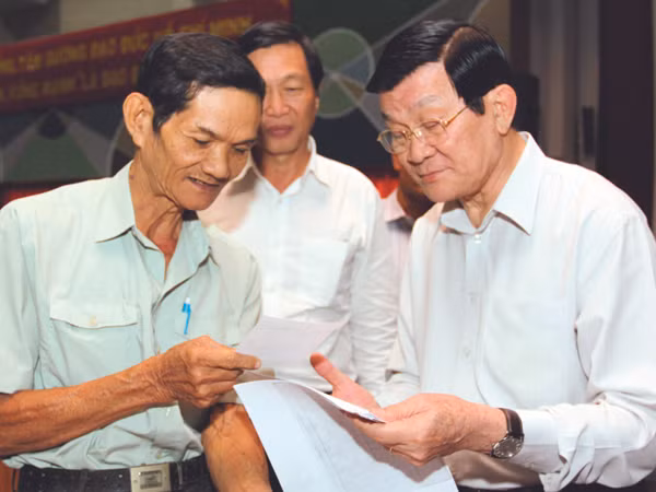 Ưu tiên chống lạm phát và cải cách tiền lương