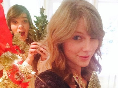 Muôn vàn kiểu pose hình đón Noel của sao Hollywood