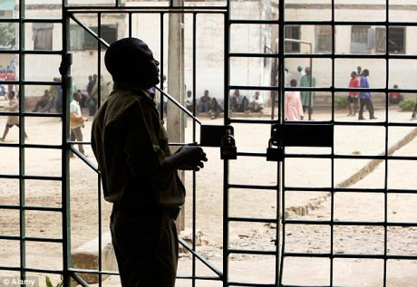 Tù nhân tự cắt “của quý” vì không được ân xá