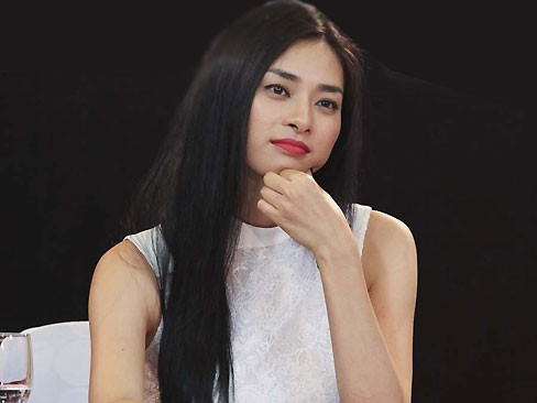 Ngô Thanh Vân nổi bật trên ghế nóng