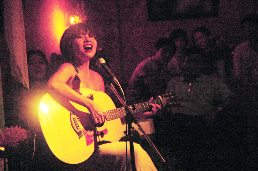 Mai Khôi hát về bình đẳng giới