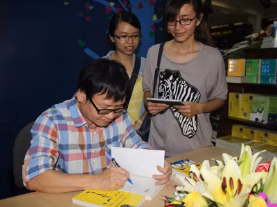 Nguyễn Nhật Ánh 'ngồi khóc' ở Hà Nội