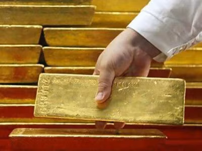 Giá vàng trong nước tiếp tục giảm mạnh