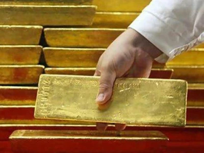 Giá vàng trong nước tiếp tục giảm mạnh