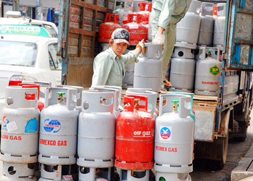 Giá gas tăng 18.000 đồng/bình 12kg