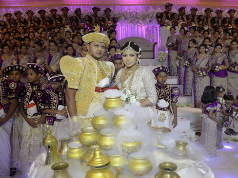 Đám cưới có 126 phù dâu