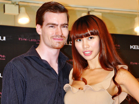 Hà Anh đón sinh nhật sớm trước giờ minishow