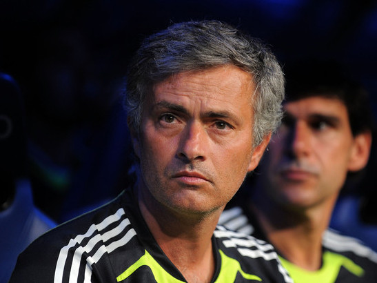 Mourinho ‘nhí nhảnh’ ăn mừng bàn thắng