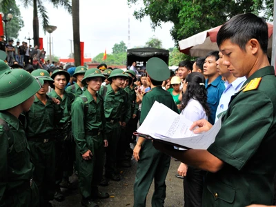 Thanh niên Thủ đô tòng quân