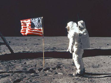 Người Mỹ có lên Mặt trăng thật không?